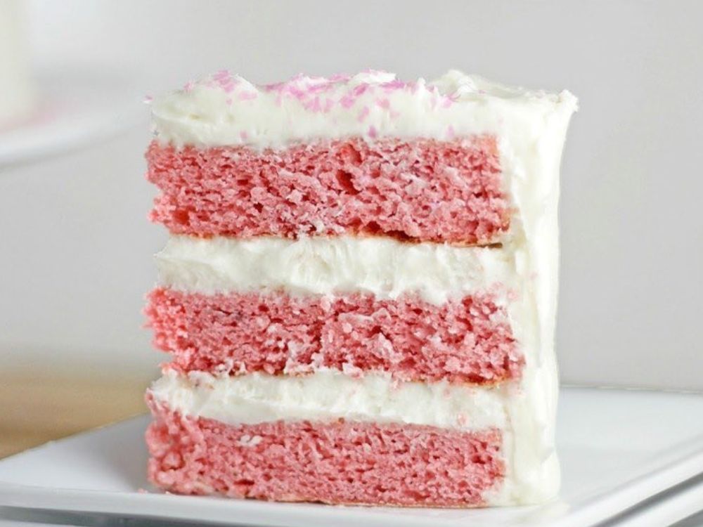 Homemade Strawberry Cake Recipe