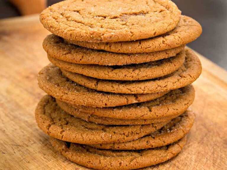 Molasses Crinkle Cookies