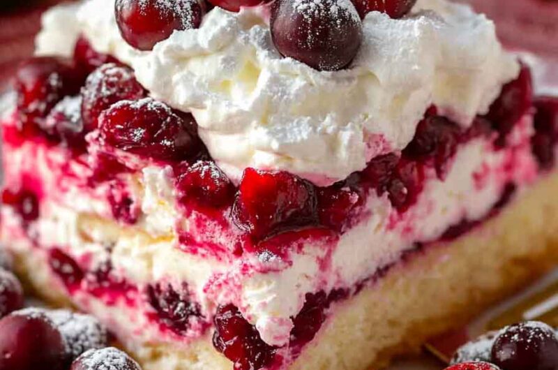 Christmas Cranberry Poke Cake Recipe: A Festive and Delicious Holiday Dessert