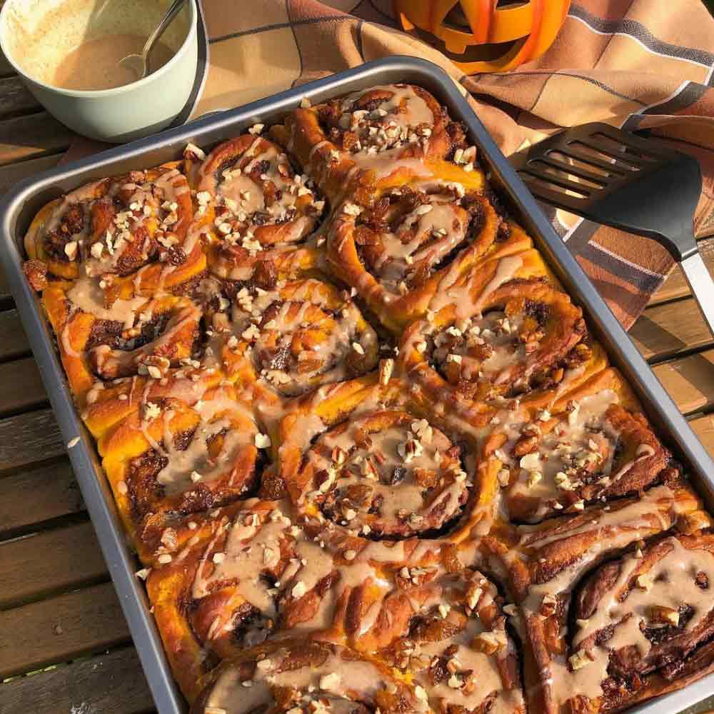 Easy Pumpkin Spice Cinnamon Rolls Recipe